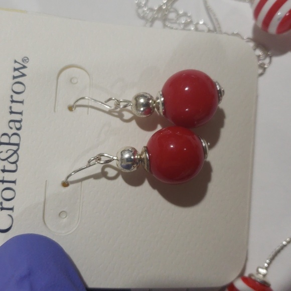 Elegant Layered Silver tone Red & White Beads Necklace - Women's Fashion Jewelry - Picture 6 of 6